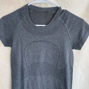 lululemon athletica - Grey Swiftly Tech Short-Sleeve Shirt Top - Size 4